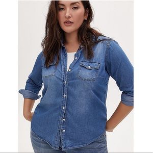NWT Torrid Medium Wash Denim Button-Down Shirt